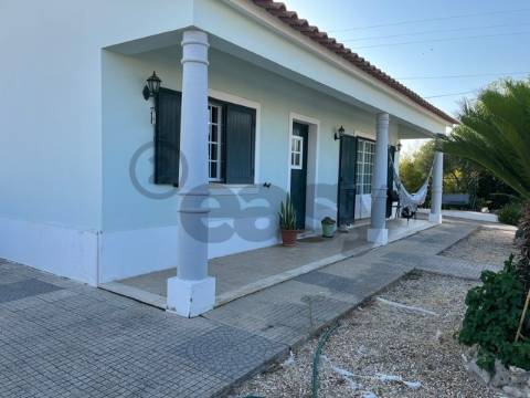 Excelente Moradia com Terreno a 40 min de Lisboa