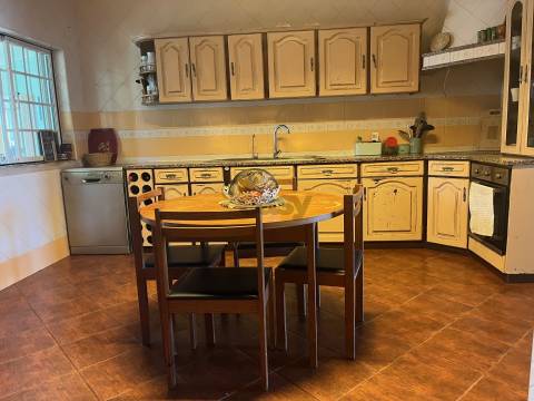 Excelente Moradia com Terreno a 40 min de Lisboa