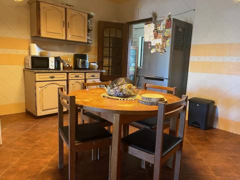 Excelente Moradia com Terreno a 40 min de Lisboa