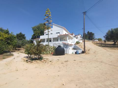 Oportunidade Única na ALDEIA DE CEM SOLDOS – Três Habitações numa Só Propriedade!