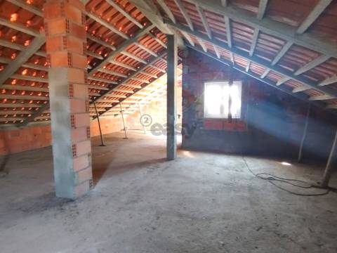 Oportunidade Única na ALDEIA DE CEM SOLDOS – Três Habitações numa Só Propriedade!