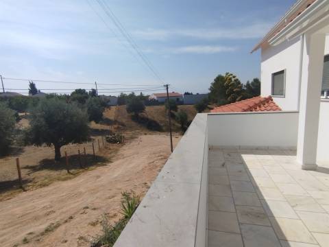 Oportunidade Única na ALDEIA DE CEM SOLDOS – Três Habitações numa Só Propriedade!