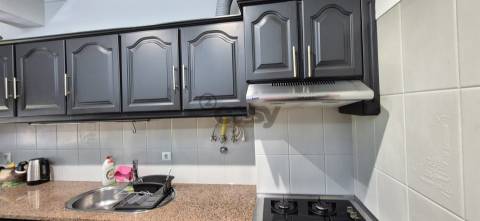 T2 na Reboleira remodelado, mobilado e equipado