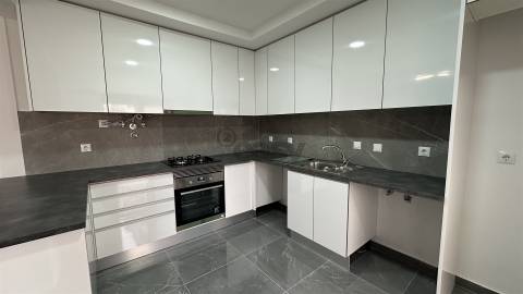 Apartamento T3 Arrendamento em Odivelas,Odivelas