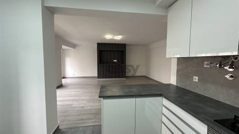 Apartamento T3 Arrendamento em Odivelas,Odivelas
