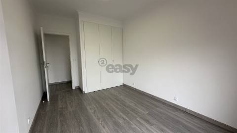 Apartamento T3 Arrendamento em Odivelas,Odivelas