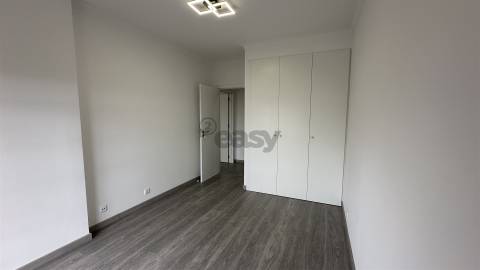 Apartamento T3 Arrendamento em Odivelas,Odivelas