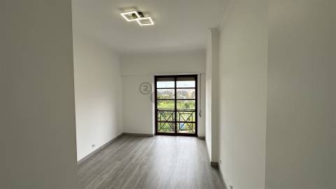 Apartamento T3 Arrendamento em Odivelas,Odivelas