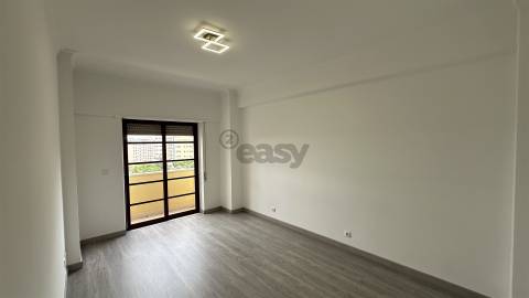 Apartamento T3 Arrendamento em Odivelas,Odivelas