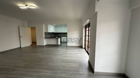 Apartamento T3 Arrendamento em Odivelas,Odivelas