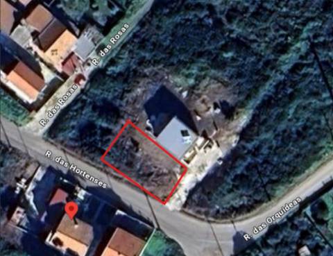 Terreno disponível para arrendamento numa zona em processo de AUGI, junto ao Bairro do Malhapão.