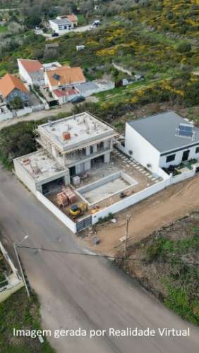 Terreno disponível para arrendamento numa zona em processo de AUGI, junto ao Bairro do Malhapão.