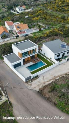 Terreno disponível para arrendamento numa zona em processo de AUGI, junto ao Bairro do Malhapão.
