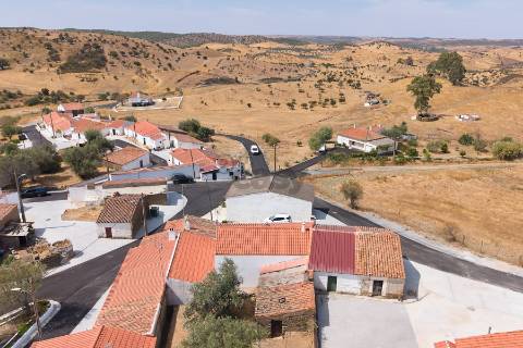 Moradia T4+ 1 mobilada e equipada em Gois, São Miguel do Pereiro,  Mértola