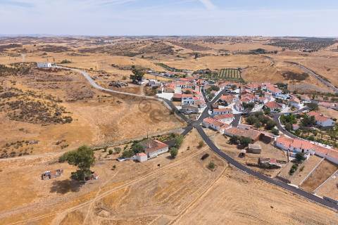 Moradia T4+ 1 mobilada e equipada em Gois, São Miguel do Pereiro,  Mértola