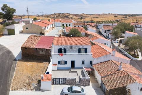 Moradia T4+ 1 mobilada e equipada em Gois, São Miguel do Pereiro,  Mértola