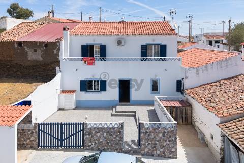 Moradia T4+ 1 mobilada e equipada em Gois, São Miguel do Pereiro,  Mértola