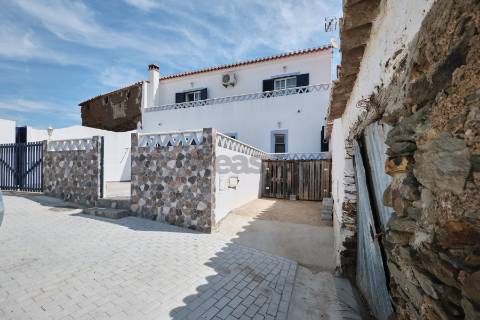 Moradia T4+ 1 mobilada e equipada em Gois, São Miguel do Pereiro,  Mértola