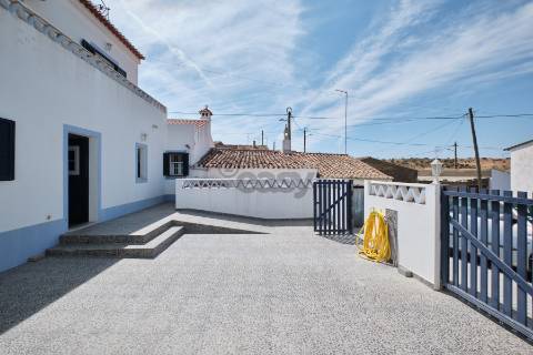 Moradia T4+ 1 mobilada e equipada em Gois, São Miguel do Pereiro,  Mértola