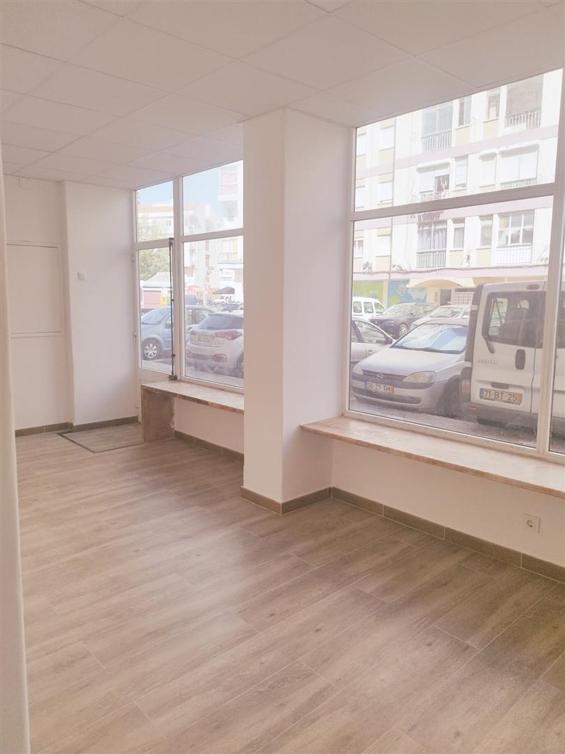 Loja  Arrendamento em Venteira,Amadora