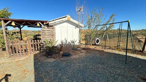 TERRENO RÚSTICO 3.500 m2 COM CASAS DE MADEIRA - ALQUEVA