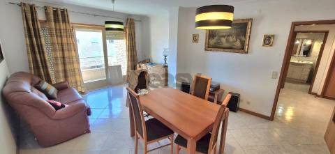 T1 em Gaia com parqueamento e varanda