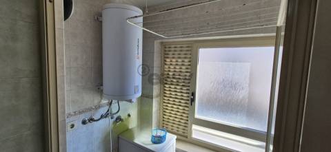 T1 em Gaia com parqueamento e varanda