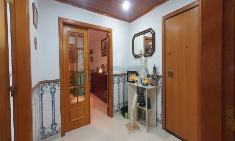 Apartamento T3 na Cavaleira - 1 lugar de parqueamento