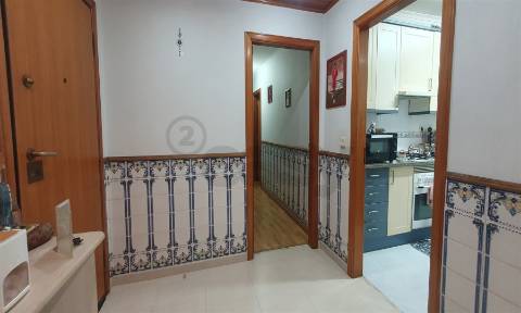 Apartamento T3 na Cavaleira - 1 lugar de parqueamento