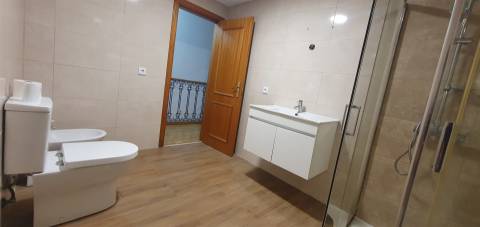 Apartamento T3 na Cavaleira - 1 lugar de parqueamento