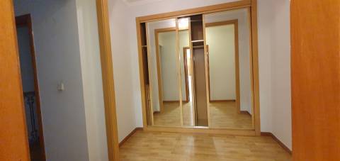 Apartamento T3 na Cavaleira - 1 lugar de parqueamento