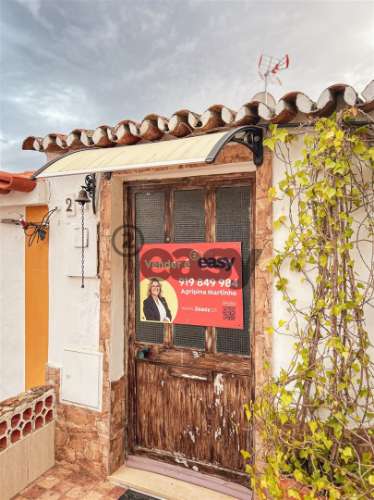 MORADIA T0+1 EM ALQUEVA COM TERRENO VEDADO