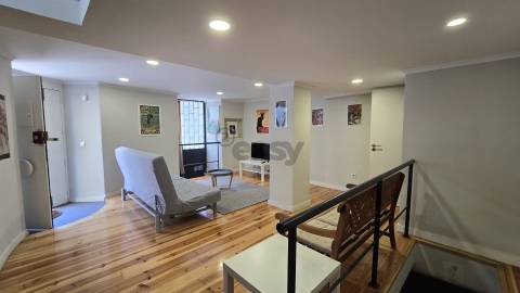 Apartamento Mobilado para Arrendamento –  Lisboa - Portugal