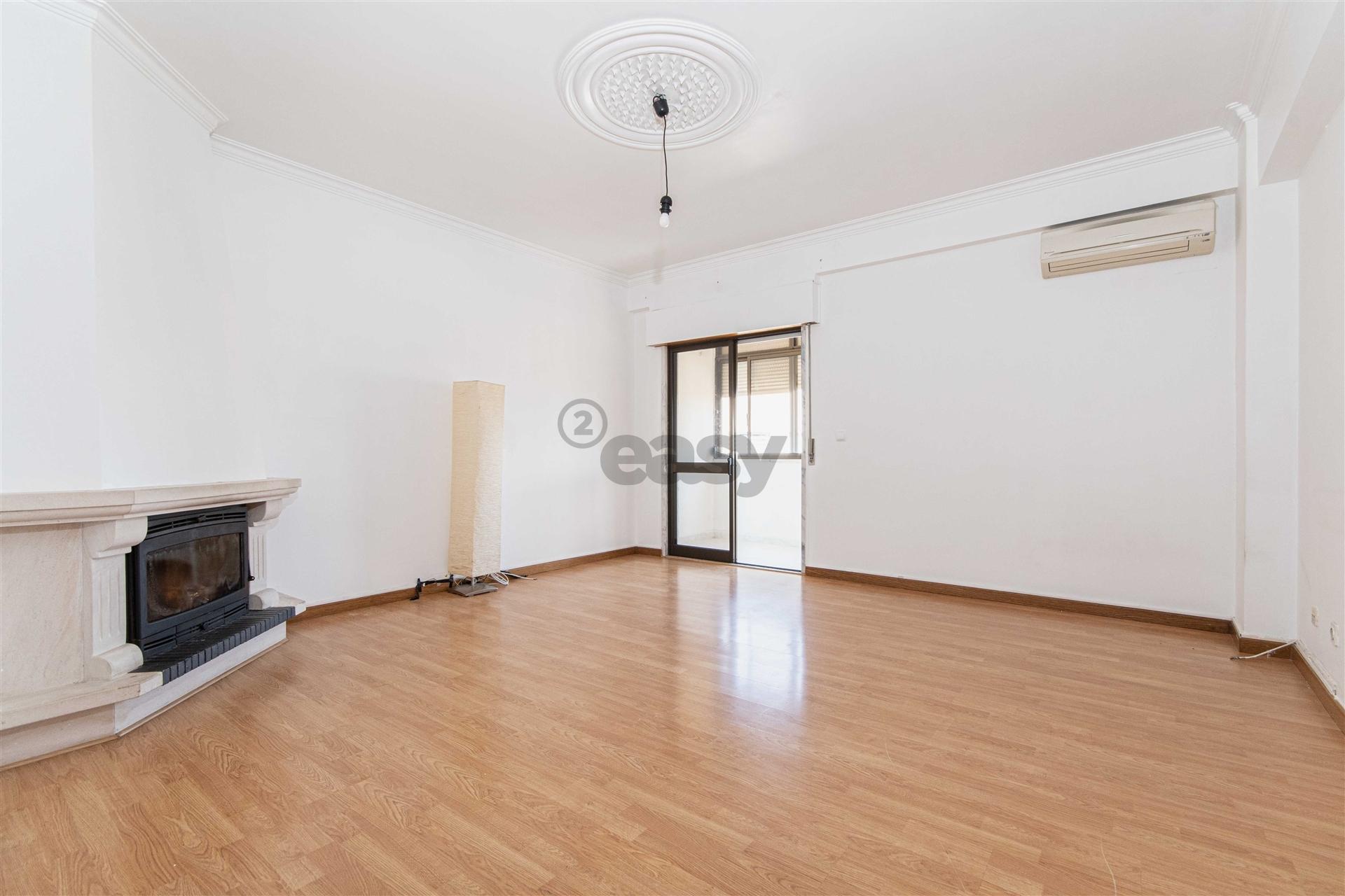 Apartamento T2 Venda em Odivelas,Odivelas