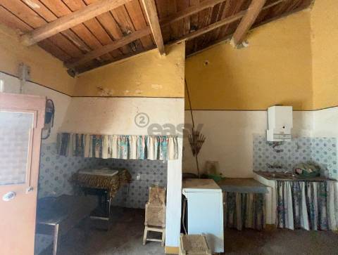 Moradia típica T2 com Quintal, São Mateus, Montemor-o-Novo