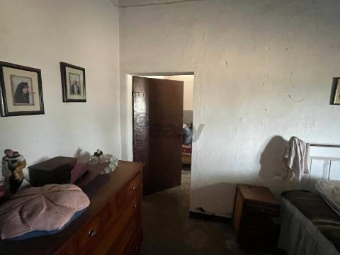 Moradia típica T2 com Quintal, São Mateus, Montemor-o-Novo