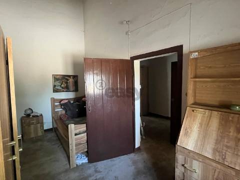 Moradia típica T2 com Quintal, São Mateus, Montemor-o-Novo