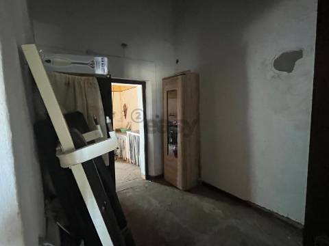 Moradia típica T2 com Quintal, São Mateus, Montemor-o-Novo