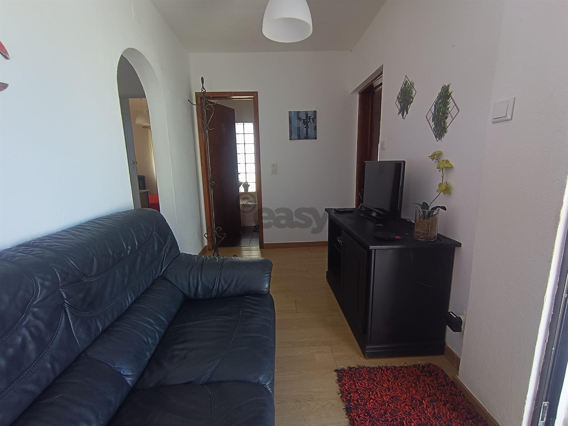 Apartamento T1 com Varanda ampla, Vila Nova de Santo André