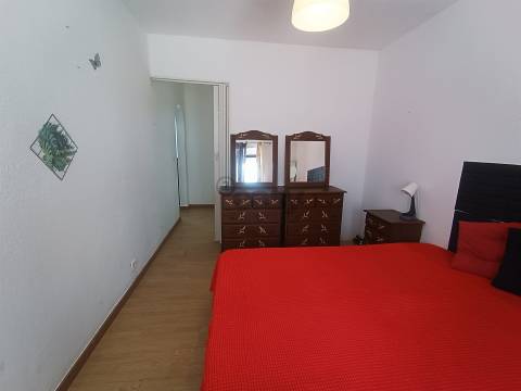 Apartamento T1 com Varanda ampla, Vila Nova de Santo André