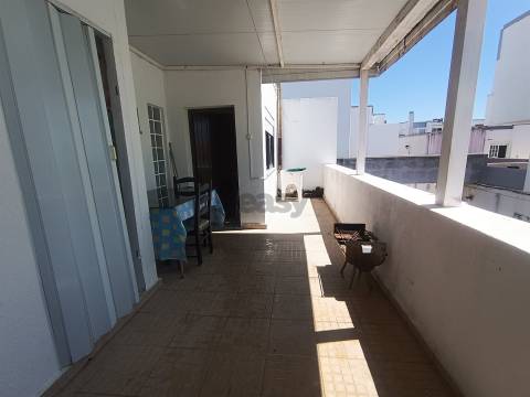 Apartamento T1 com Varanda ampla, Vila Nova de Santo André