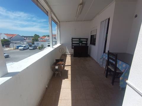 Apartamento T1 com Varanda ampla, Vila Nova de Santo André