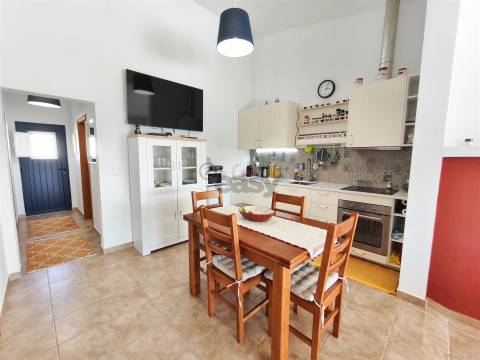 Moradia T3 Totalmente Equipada e Mobilada, com Piscina e Jardim, Ermidas Sado