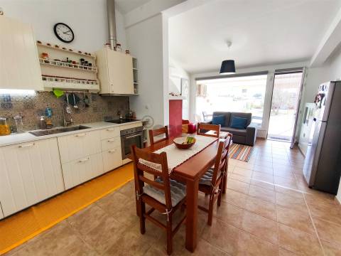 Moradia T3 Totalmente Equipada e Mobilada, com Piscina e Jardim, Ermidas Sado