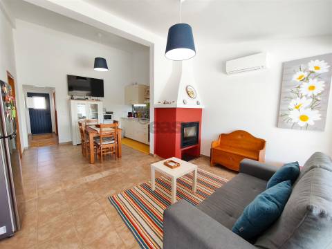 Moradia T3 Totalmente Equipada e Mobilada, com Piscina e Jardim, Ermidas Sado