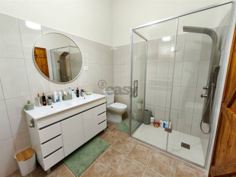 Moradia T3 Totalmente Equipada e Mobilada, com Piscina e Jardim, Ermidas Sado