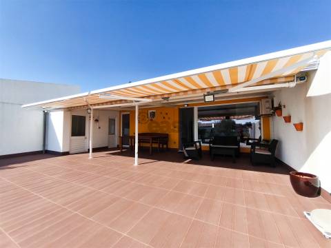 Moradia T3 Totalmente Equipada e Mobilada, com Piscina e Jardim, Ermidas Sado