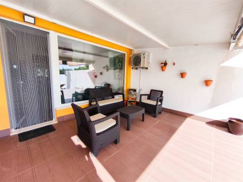 Moradia T3 Totalmente Equipada e Mobilada, com Piscina e Jardim, Ermidas Sado