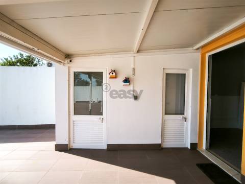 Moradia T3 Totalmente Equipada e Mobilada, com Piscina e Jardim, Ermidas Sado