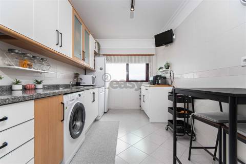 Apartamento T2 Venda em Mina de Água,Amadora
